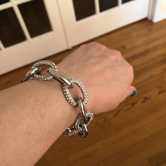 Chicos Silver colored chain bracelet with toggle clasp in Excellent condition. - Picture 5 of 9